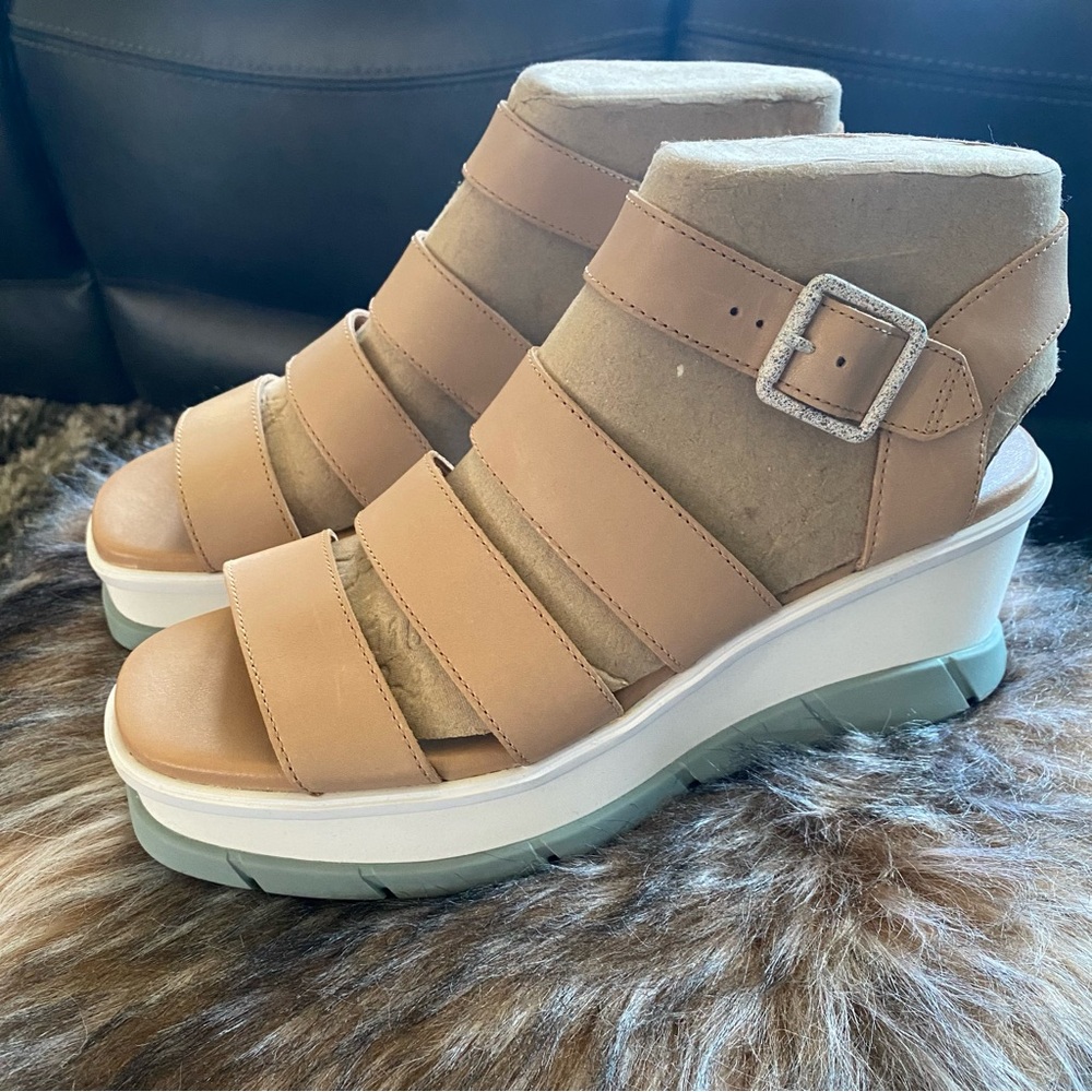 Sorel Joanie III wedge sandal